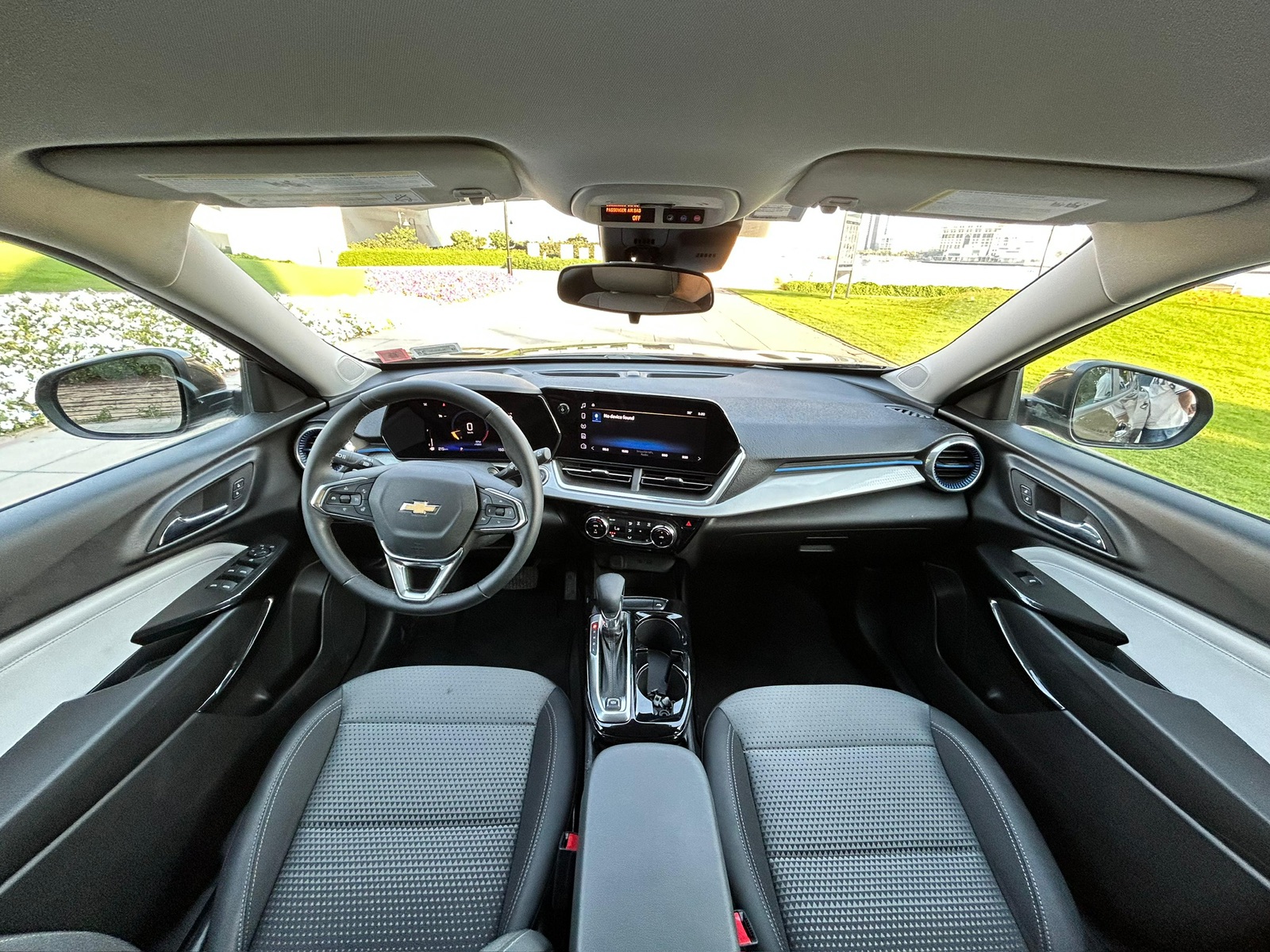 2024 Chevrolet Trax for Rent in Dubai photo 5