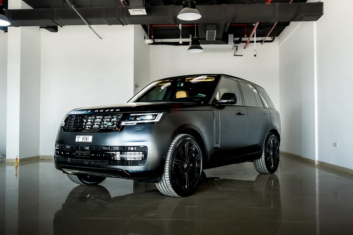 2023 Land Rover Range Rover for Rent in Al Quoz 3 photo 4