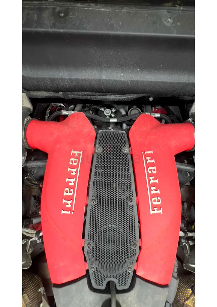 2022 Ferrari F8 Tributo for Rent in Al Barsha 1 photo 9