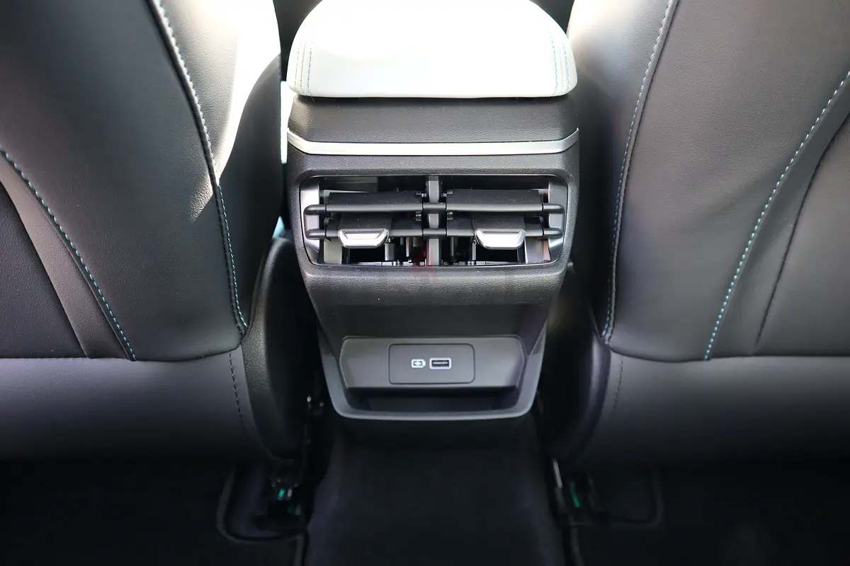 Rent a 2026 Geely Emgrand in International City photo 9