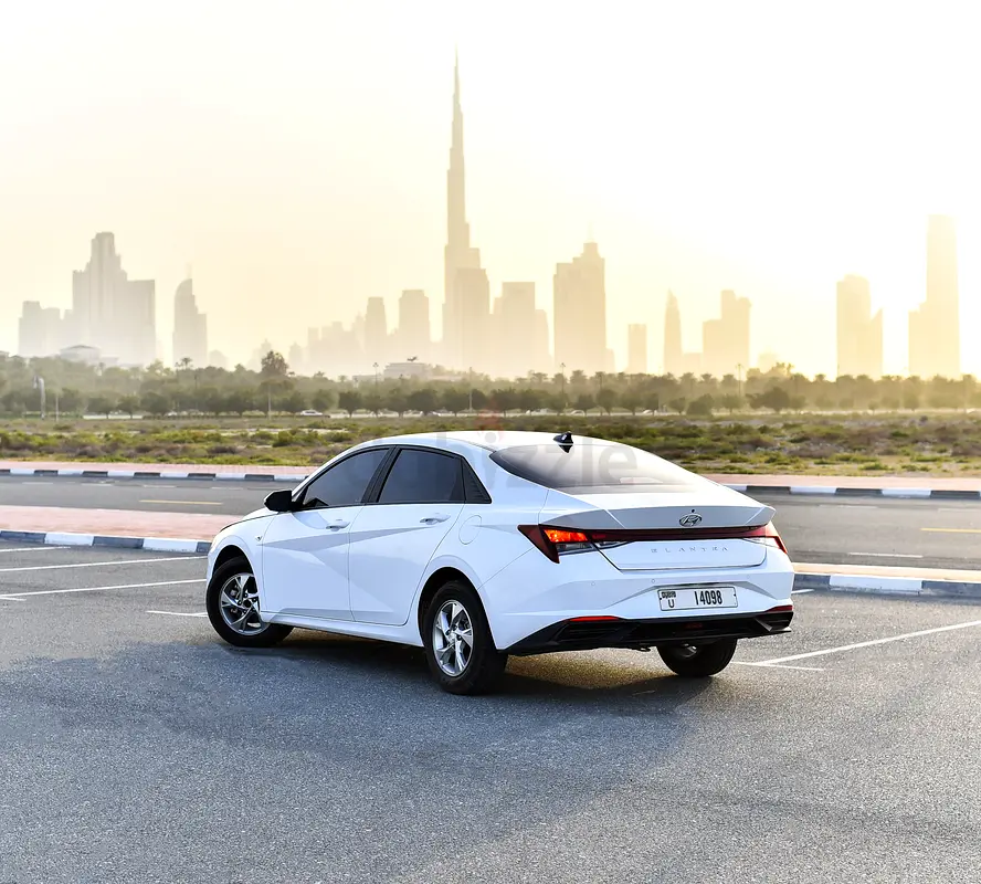 2023 Hyundai Elantra for Rent in Al Garhoud photo 5