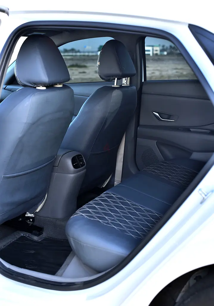 2023 Hyundai Elantra for Rent in Al Garhoud photo 8