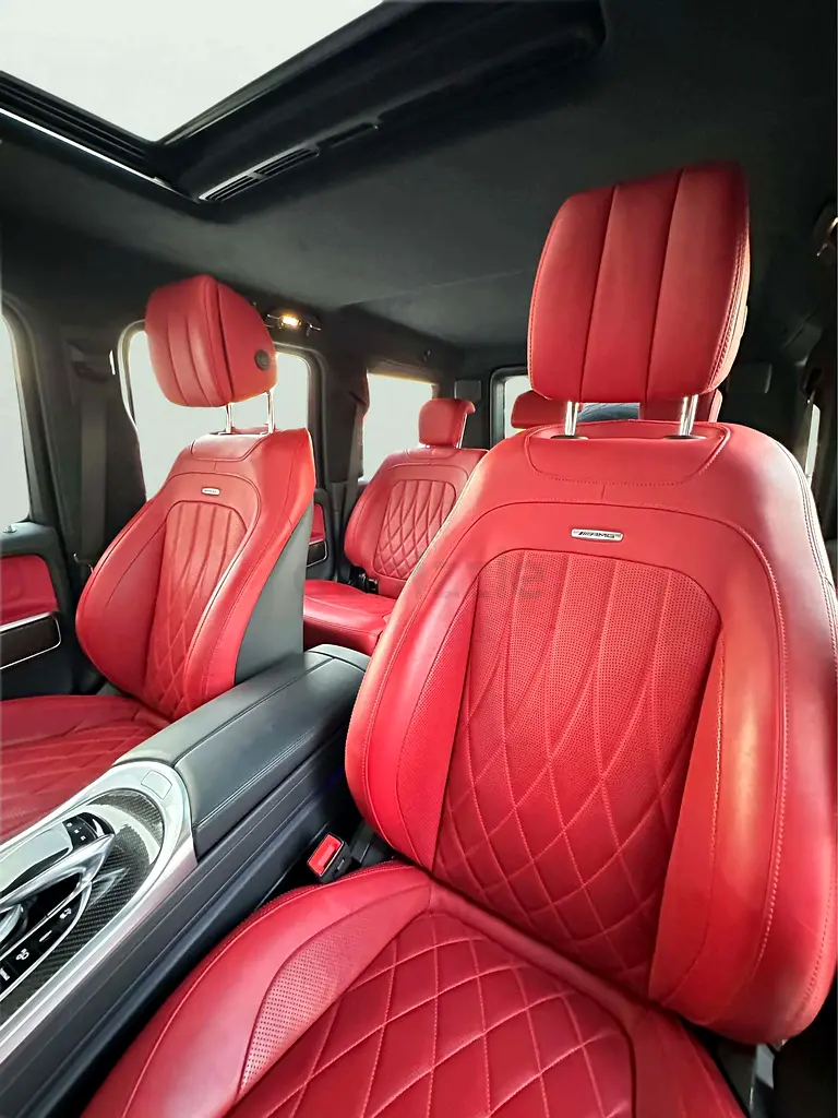 Hire 2022 Mercedes-Benz G-Class in Al Barsha 1 photo 4