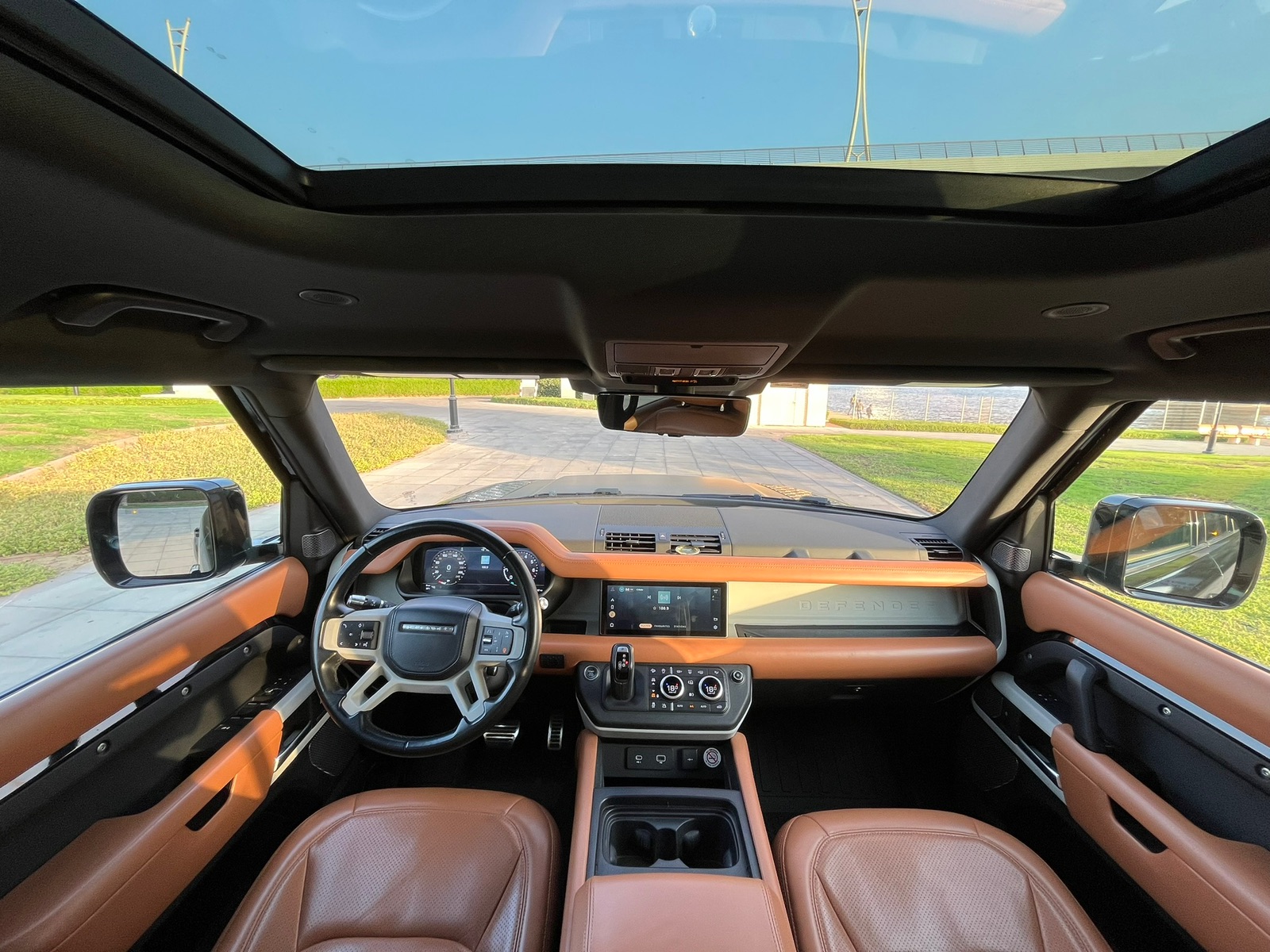 Hire 2022 Land Rover Defender 110 XS V6 in Dubai photo 7
