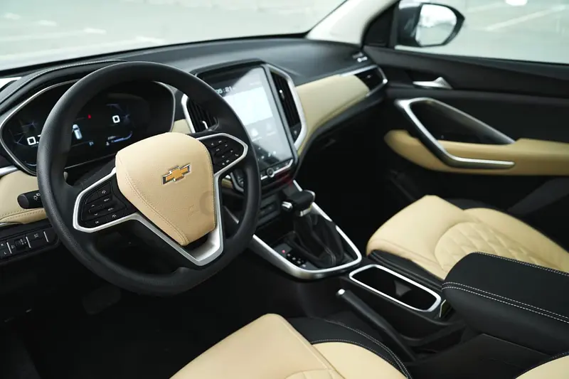 2025 Chevrolet Captiva for Rent in Sheikh Zayed Road photo 8