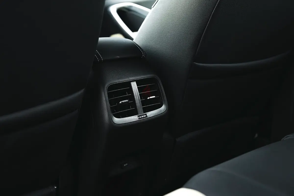 2025 Chevrolet Captiva for Rent in Sheikh Zayed Road photo 9