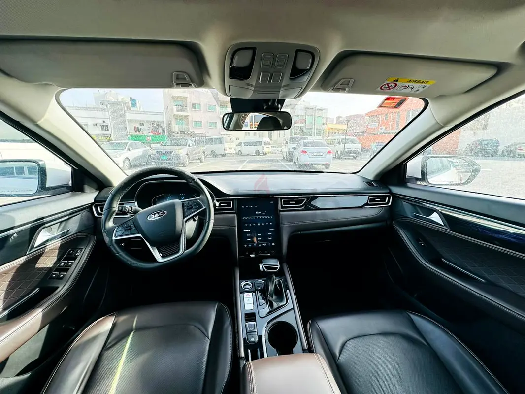 Hire 2023 JAC J7 in Deira — Rent Online with Drivaza photo 5