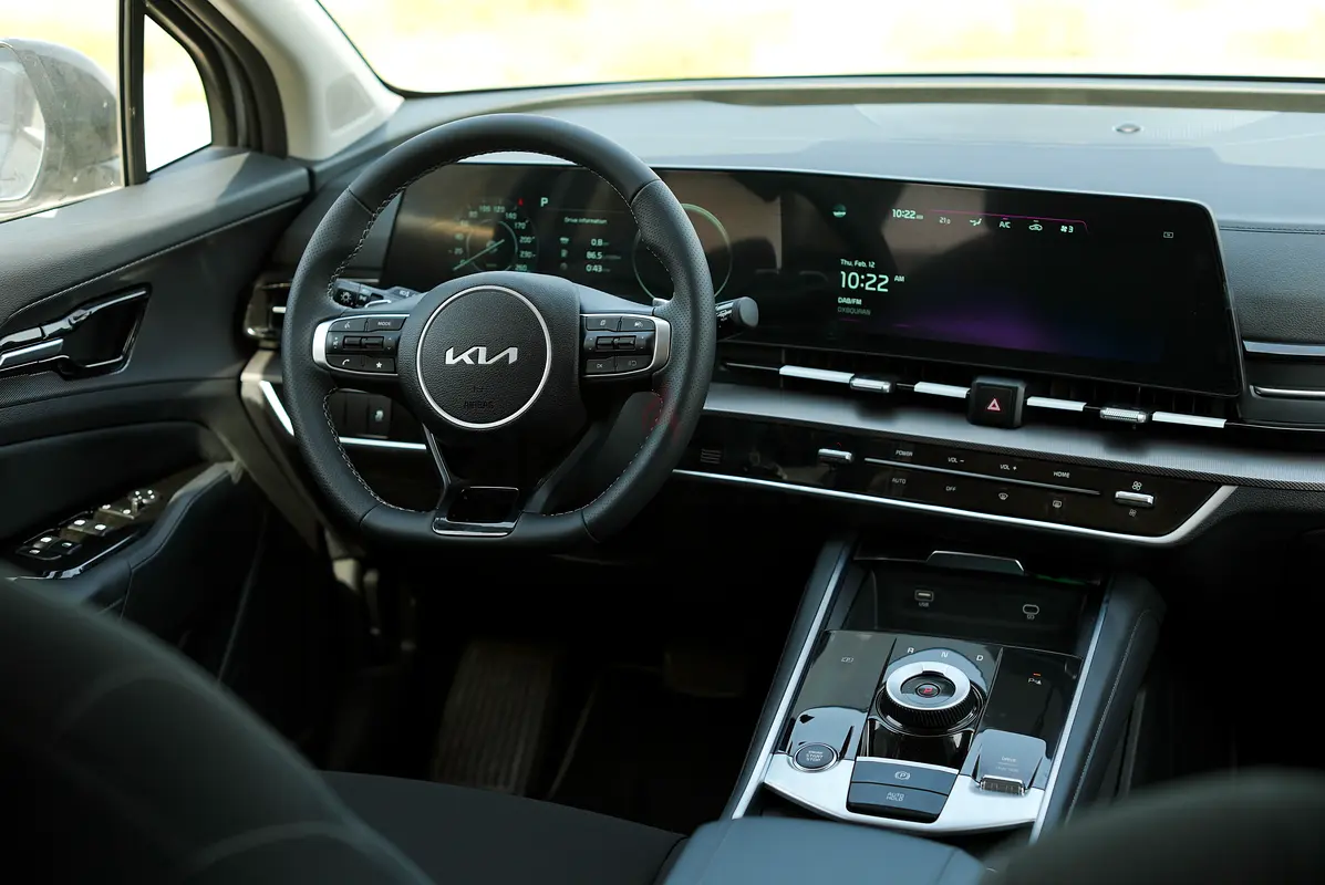 2026 Kia Sportage for Rent in Business Bay (Grey) photo 9