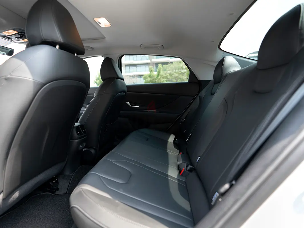 2025 Hyundai Elantra for Rent in Business Bay photo 10