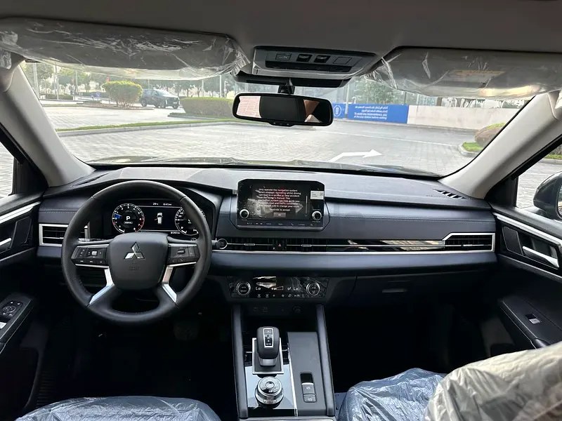 2025 Mitsubishi Outlander for Rent in Business Bay photo 4