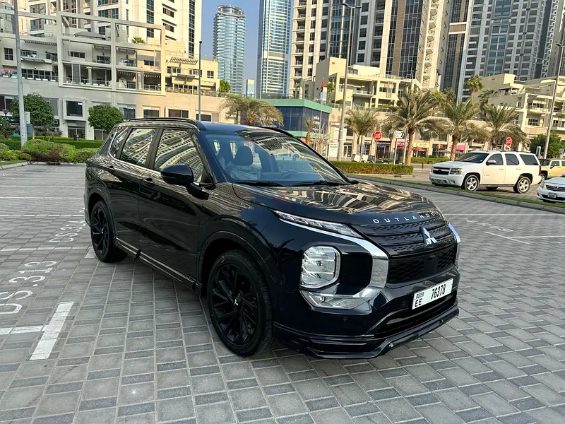 2025 Mitsubishi Outlander for Rent in Business Bay photo 6