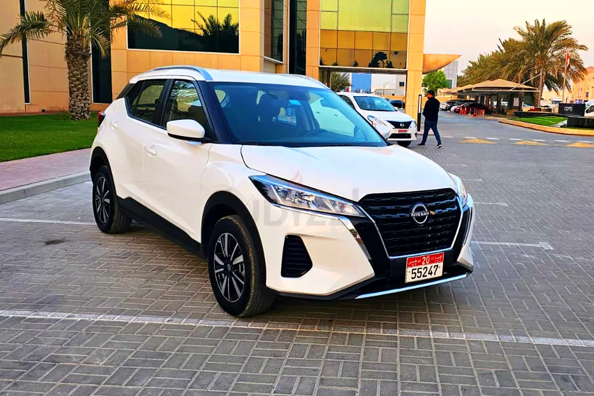 Hire 2024 Nissan Kicks in Al Barsha 1 photo 2