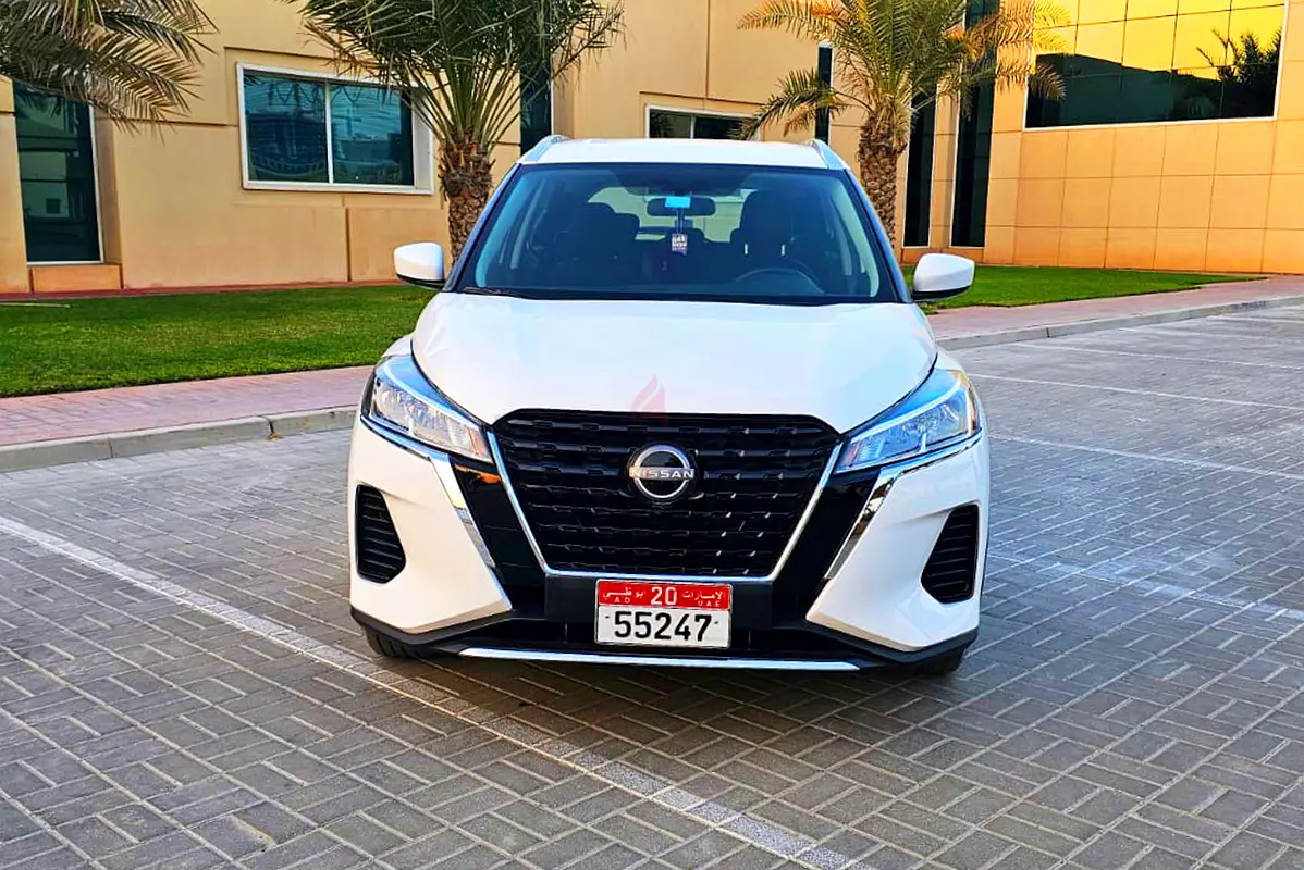 Hire 2024 Nissan Kicks in Al Barsha 1 photo 3