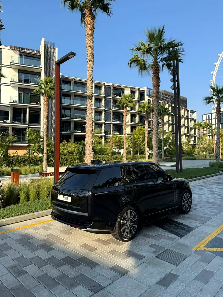 2024 Land Rover Range Rover HSE for Rent in Al Garhoud photo 2