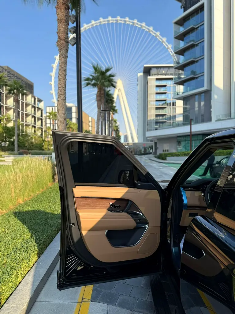 2024 Land Rover Range Rover HSE for Rent in Al Garhoud photo 5