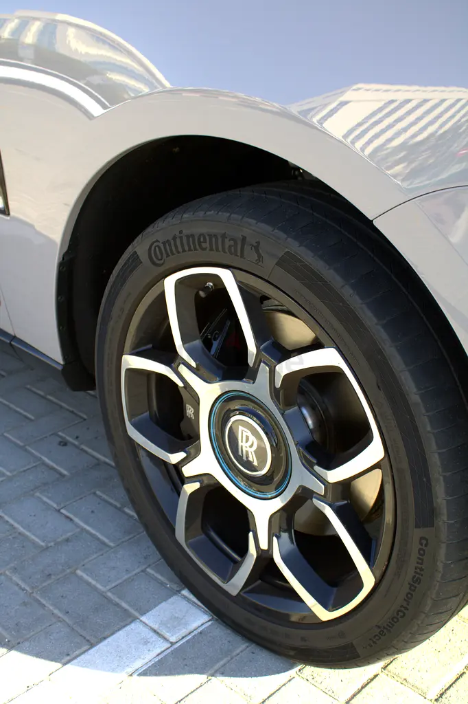 Rent a 2023 Rolls-Royce Cullinan in Al Garhoud photo 5
