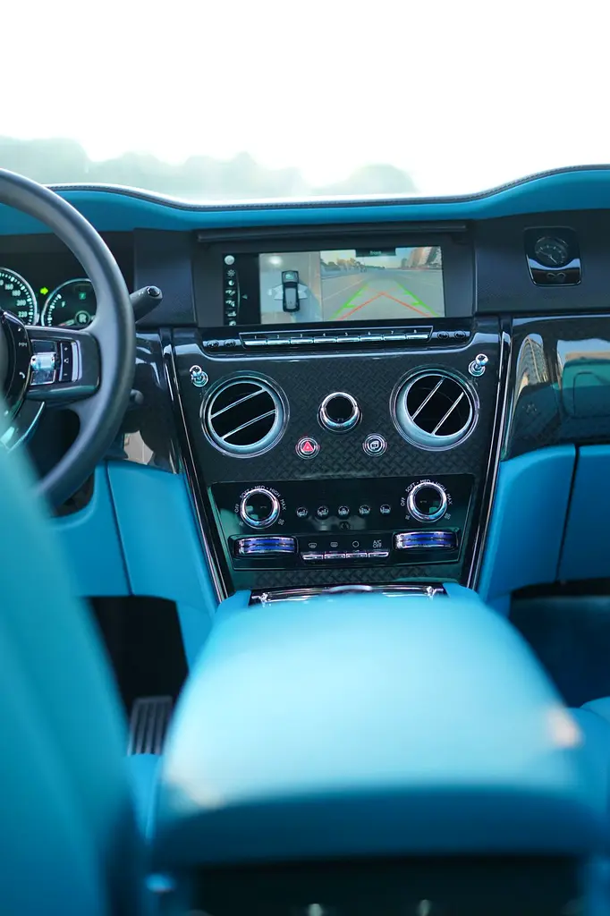 Rent a 2023 Rolls-Royce Cullinan in Al Garhoud photo 8