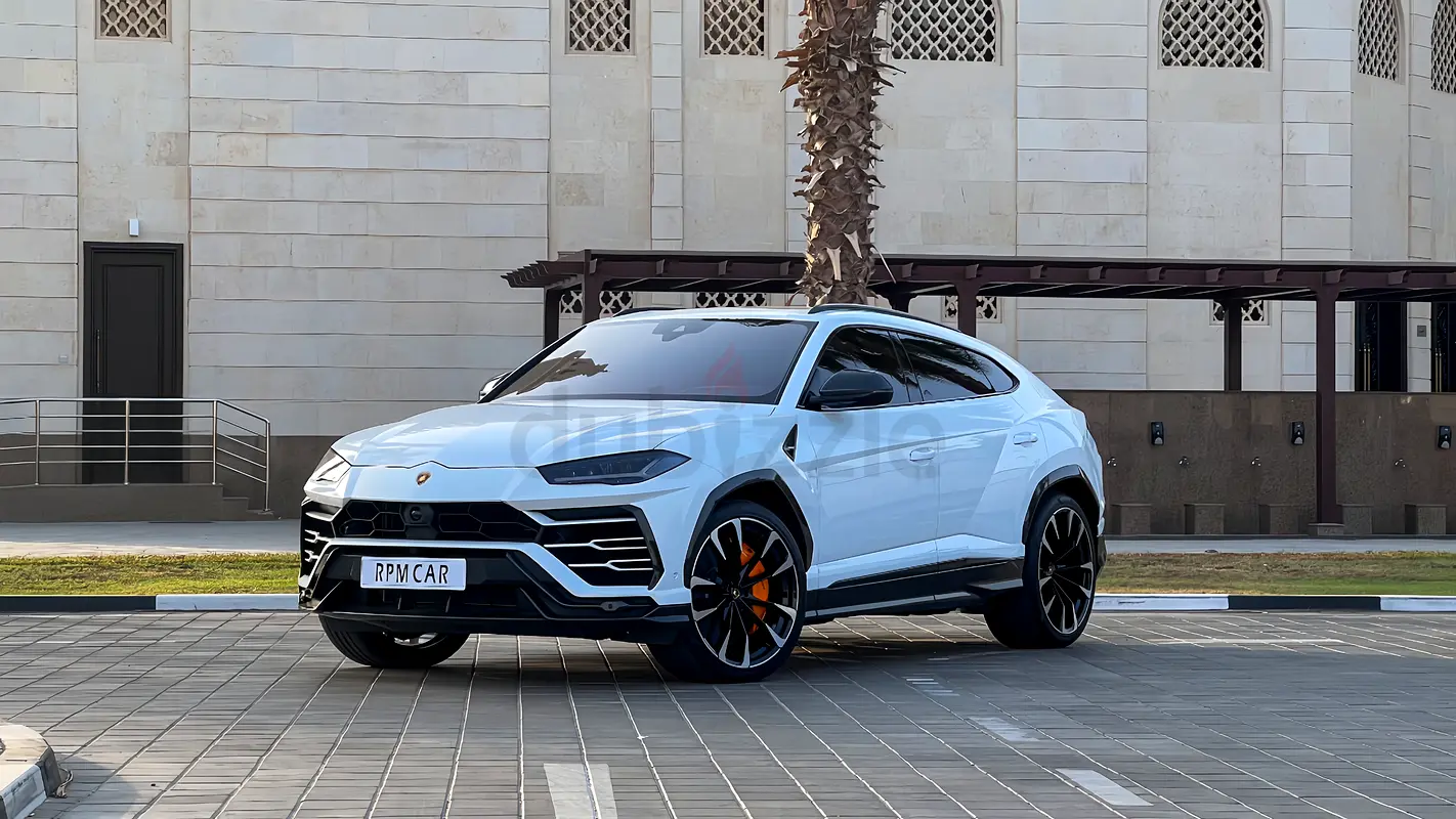 2022 Lamborghini Urus for Rent in Al Quoz 3 photo 2