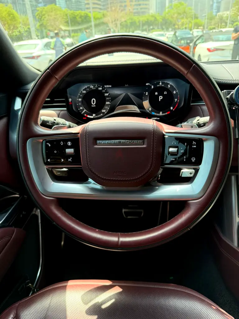 2024 Land Rover Range Rover for Rent in Al Sufouh photo 8