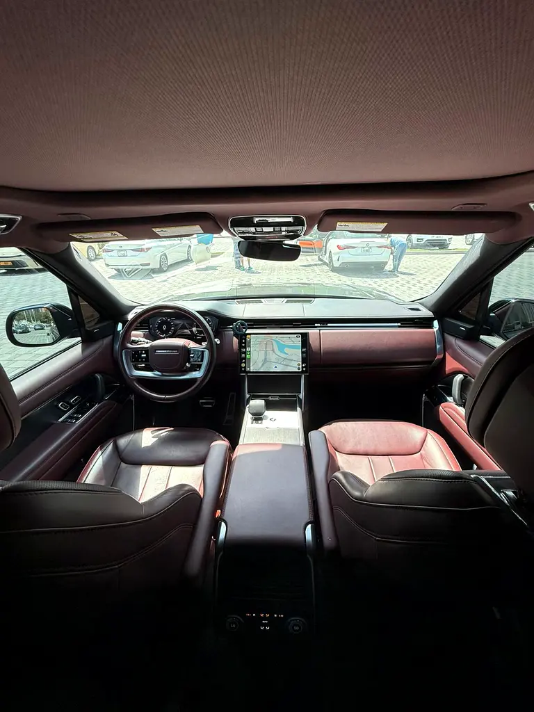 2024 Land Rover Range Rover for Rent in Al Sufouh photo 9