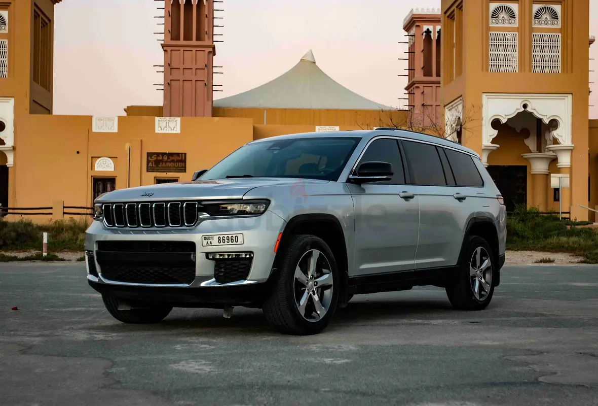 Hire 2023 Jeep Grand Cherokee in Al Quoz 4 photo 3
