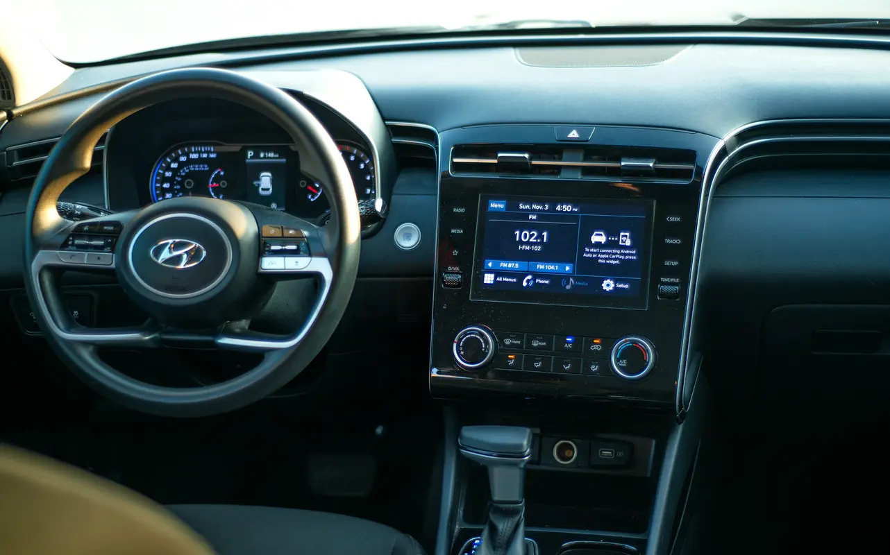 Hire 2024 Hyundai Tucson in Al Quoz 4 photo 5
