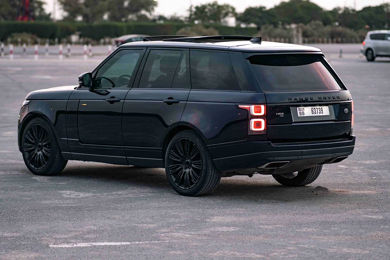 2021 Land Rover Range Rover for Rent in Al Quoz 4 photo 3
