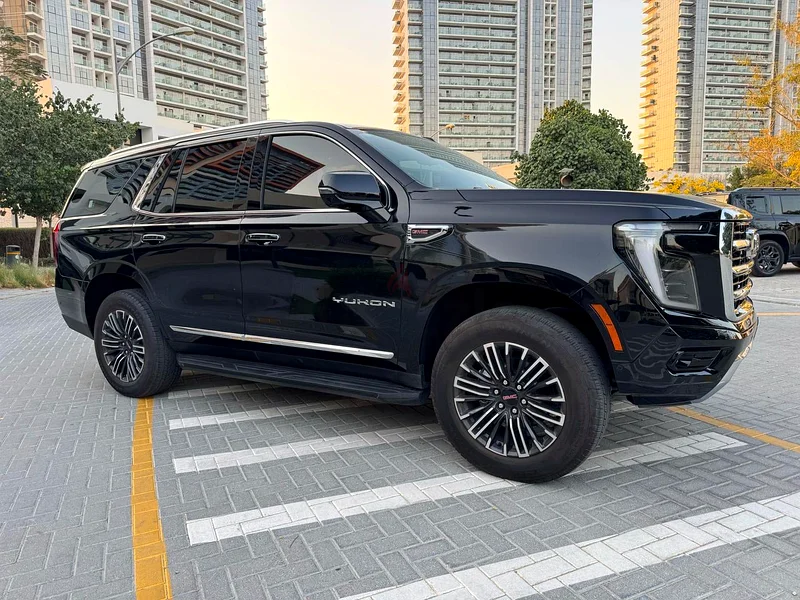 Hire 2025 GMC Yukon in Al Quoz 4 photo 3