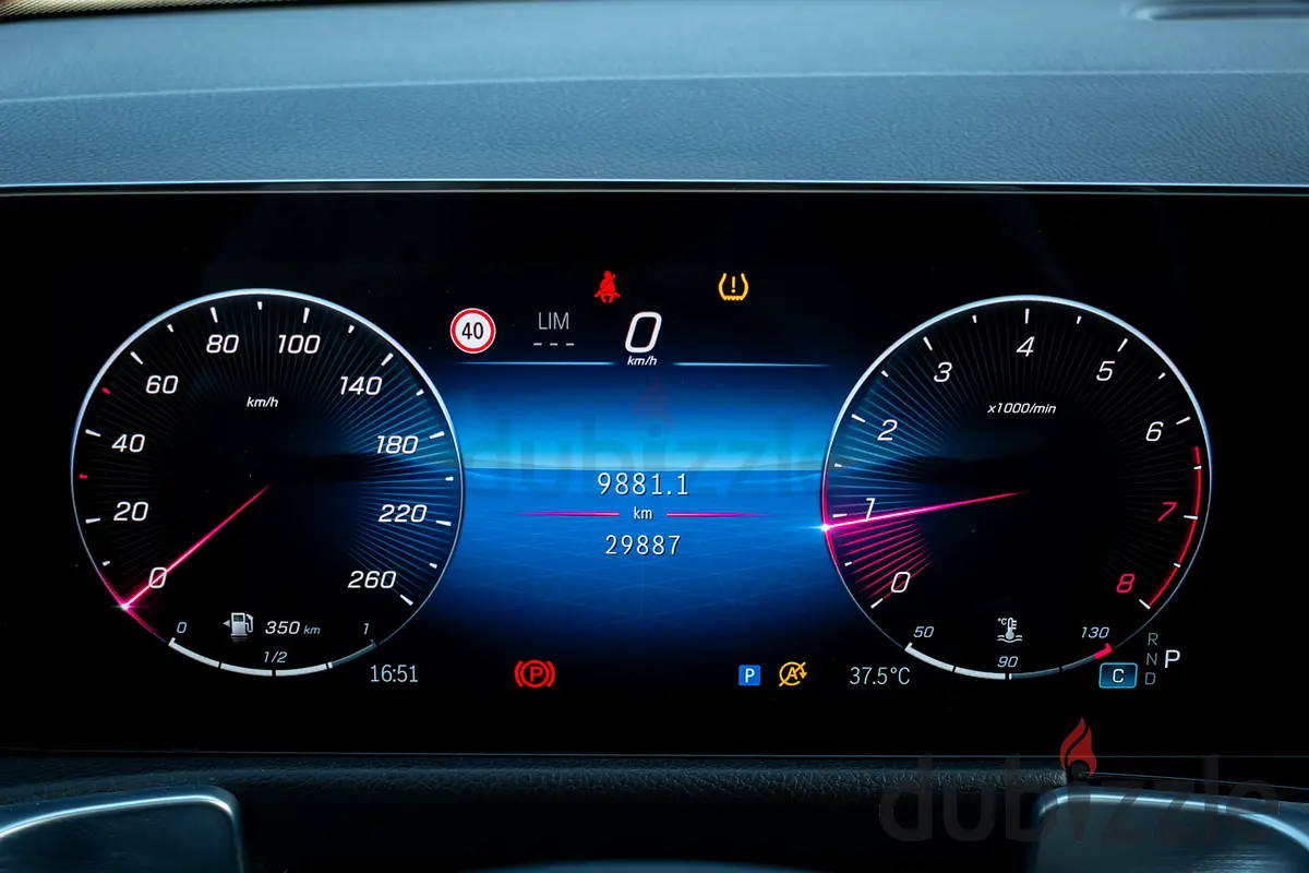2025 Mercedes-Benz GLB-Class for Rent in Downtown Dubai photo 10
