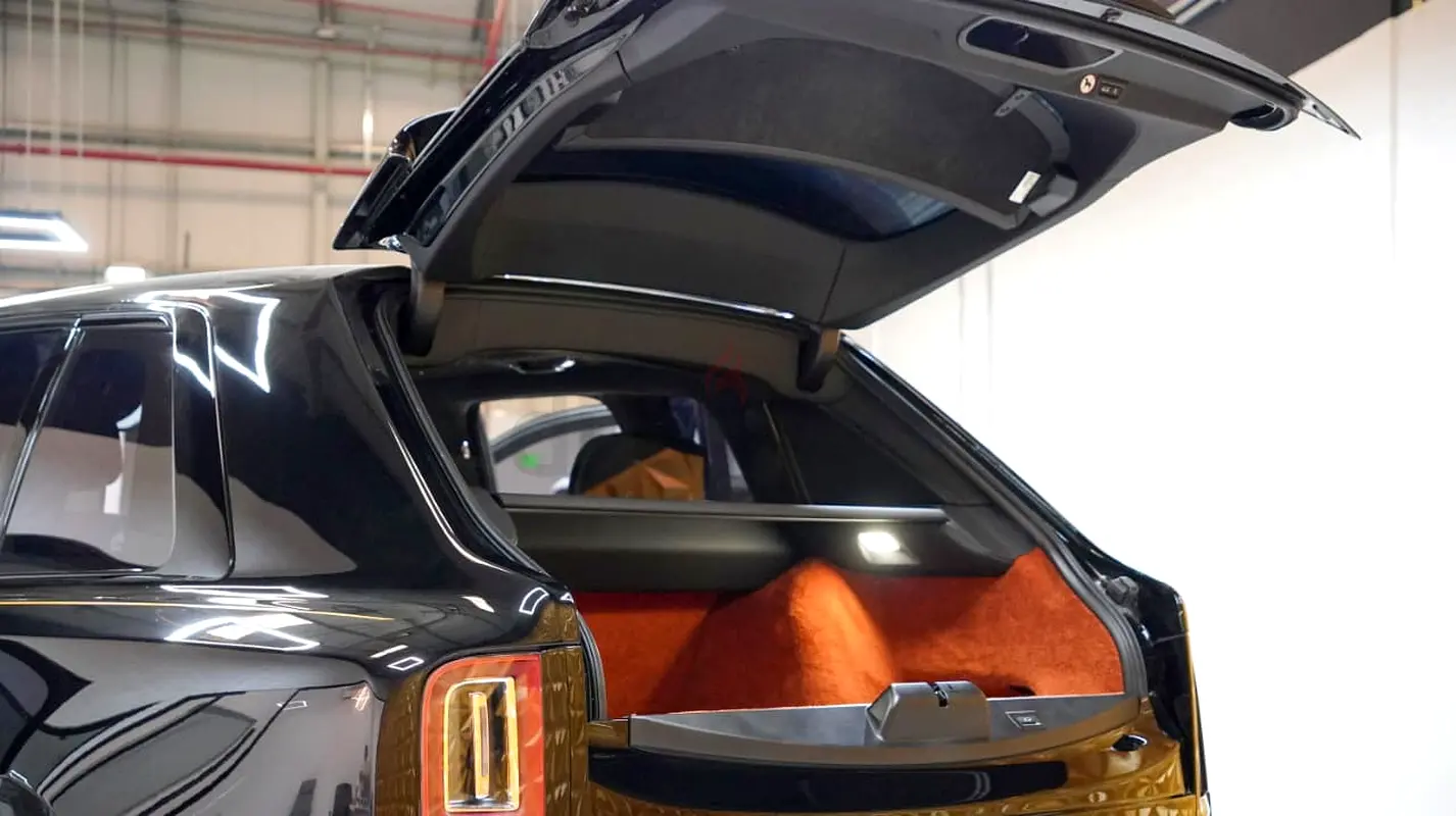 2024 Rolls-Royce Cullinan for Rent in Business Bay photo 8