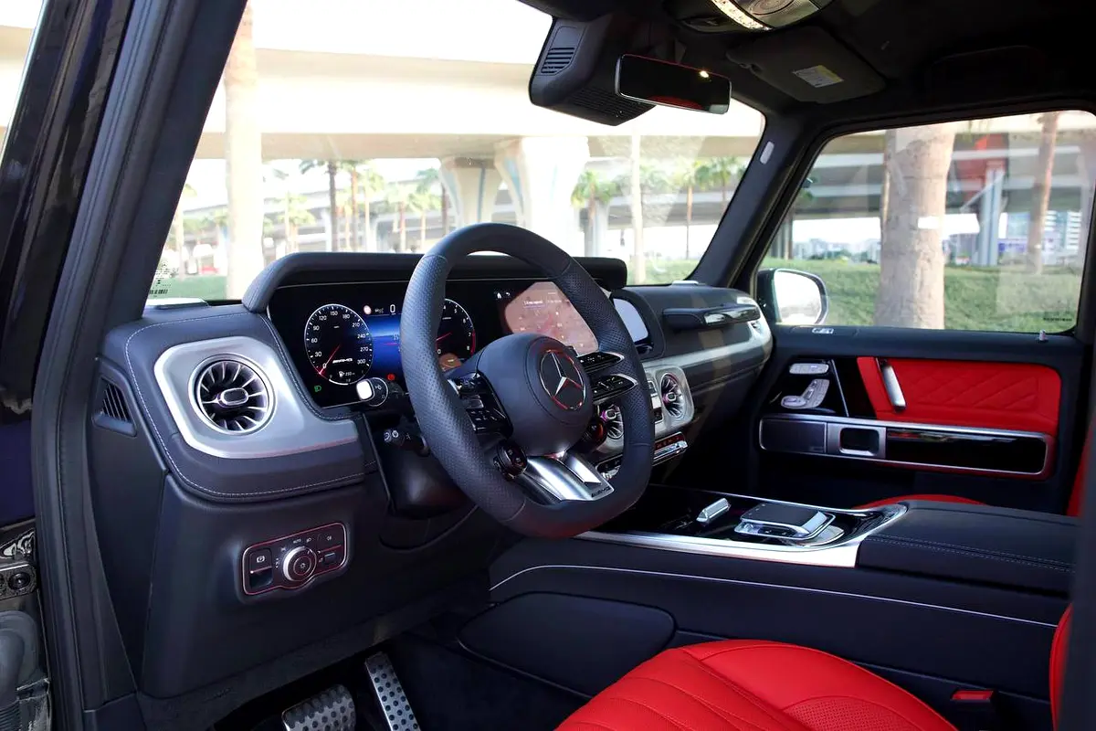 2025 Mercedes-Benz G-Class for Rent in Business Bay (Black, Manual, 5 Seater, PARADISE VIP) photo 4