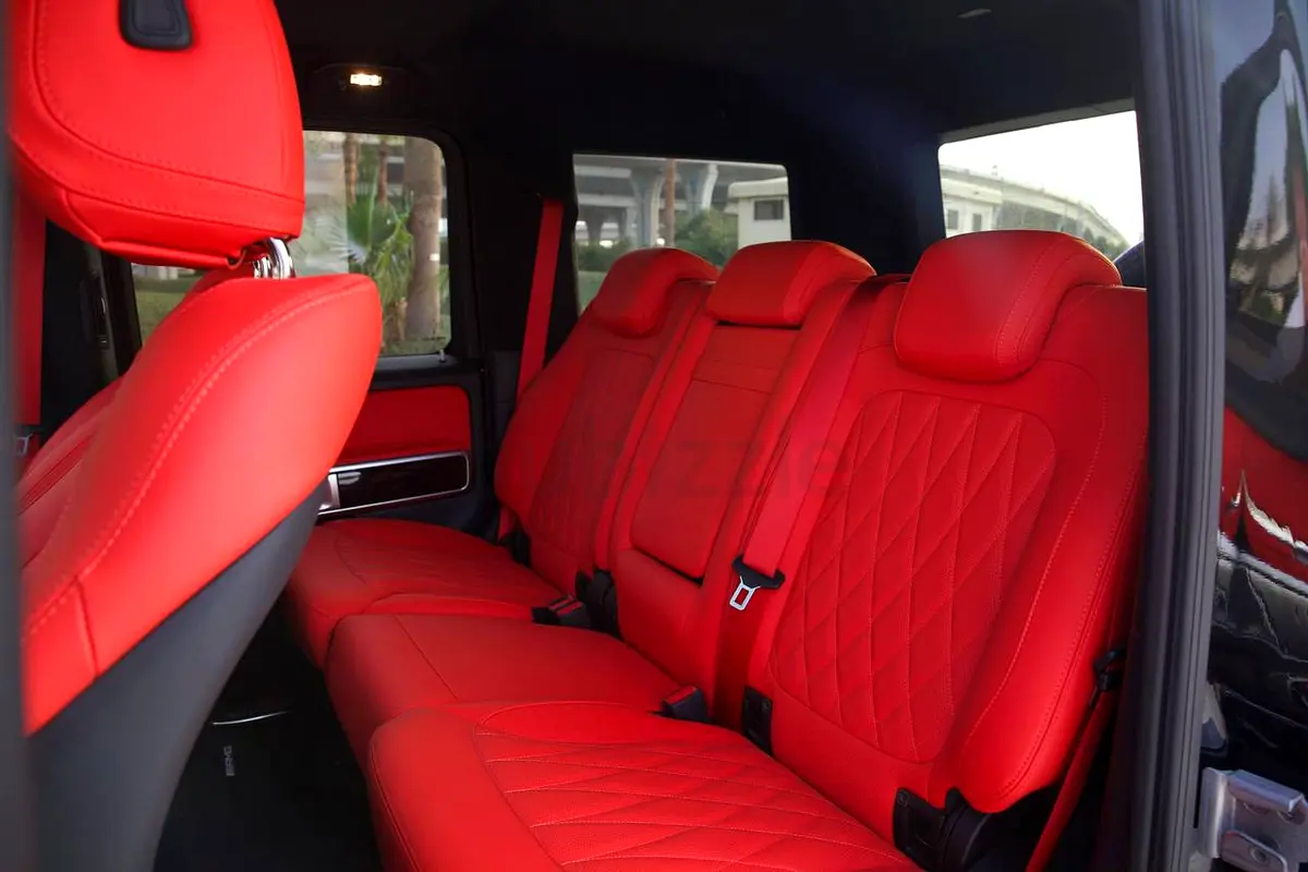 2025 Mercedes-Benz G-Class for Rent in Business Bay (Black, Manual, 5 Seater, PARADISE VIP) photo 5